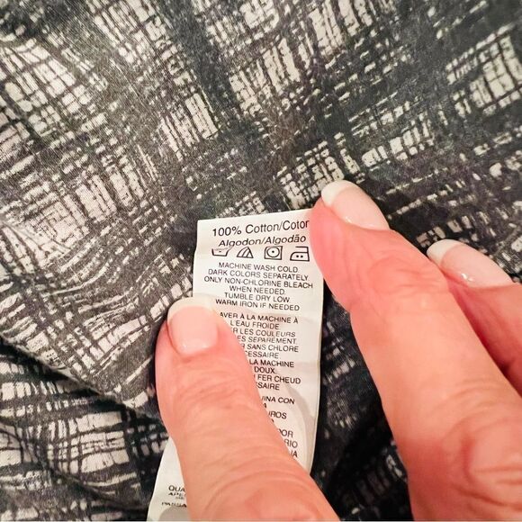 Calvin Klein Jeans Gray & Black Top size Large - Picture 10 of 10